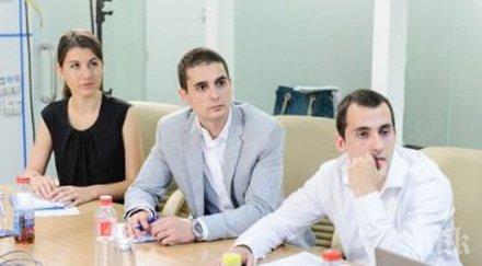 1200 студенти стаж държавната администрация