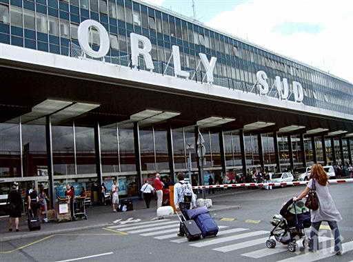 ВЪНШНО! Няма сигнали от български граждани във връзка с нападението на летище „Орли“ във Франция