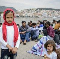 ВДИГНАХА РЪЦЕ! Гърция призна: Не можем да вземем и един бежанец повече