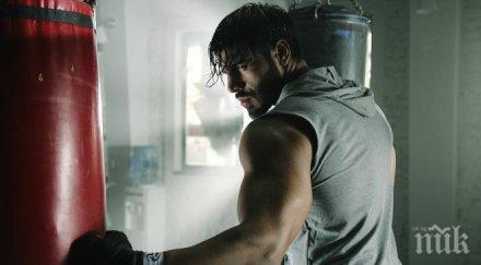 културисти пазете фики влезе залата нацепи перки бицепси снимка