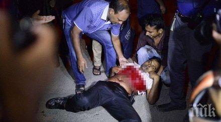 кръв поне двама убити ранени две експлозии бангладеш