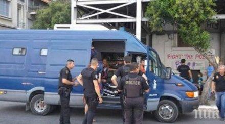 хайка хванаха мигранти натъпкани автомобил