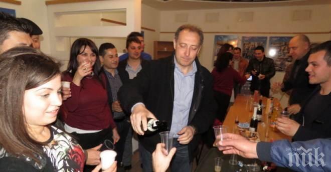 В ГЕРБ-Бургас гръмнаха шампанското