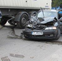 Тир смаза кола при забранена маневра в Русе