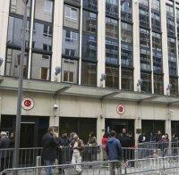 СТАВА ОПАСНО! Няколко души са ранени след сблъсъци пред турското консулство в Брюксел (СНИМКИ)