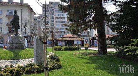 изверги тровят поразия кучетата хасково