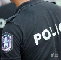 НЯМА КРАЙ! Баба хвърли през балкона си 7 хил. лева на мними полицаи