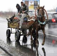 След каруците, инспектират бараките на врачанските роми