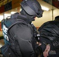 ЕКШЪН! Закопчаха двама дилъри на дрога при акция на ГДБОП в Разград