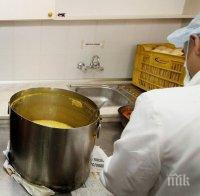 Ужас! Заводска вечеря отрови 220 работници