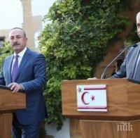 Мевлют Чавушоглу и Мустафа Акънджъ са обсъдили кипърския въпрос