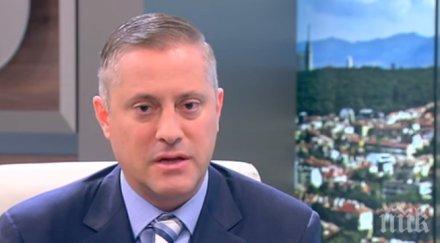 сини неволи лукарски разкри става потъващия кораб вдясно бягат плъховете тримата лидери дума обелват говорят обединение