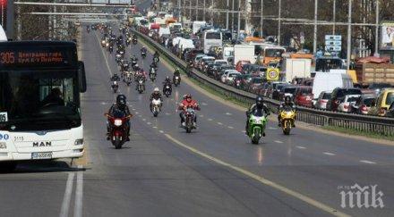 хиляди мотористи откриха сезона софия предизвикаха огромни задръствания