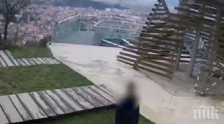 спипаха невръстни пубери потрошили парка разлог