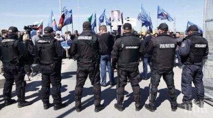 ударна изборна търговия върви сърбия полицията нахлува секция