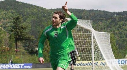 феноменален пас вуйчо ваньо носи успех пирин