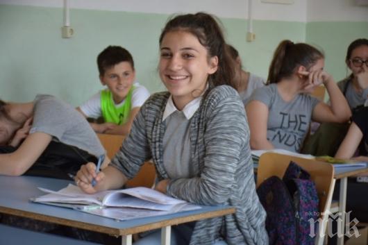 Шестокласничка стана студентка в Стопанската академия в Свищов