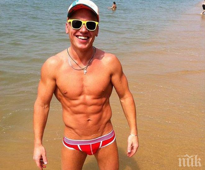 ГОРЕЩО! Майор от националната гвардия става стриптийзьор (СНИМКИ)