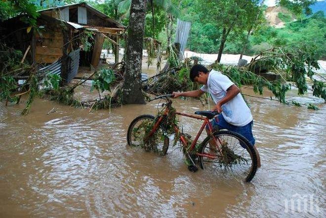 ТРАГЕДИЯ! 19 души загинаха, стотици изчезнаха заради свлачища в Колумбия