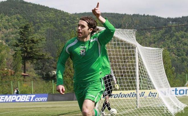 Феноменален пас на Вуйчо Ваньо носи успех на Пирин