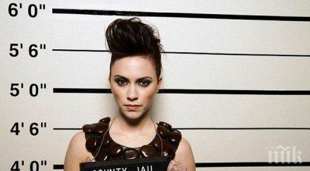 опасни секси красивите жени престъпния свят снимки