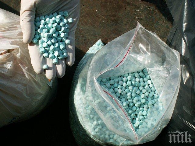 Рекорд: Над 900 кг метамфетамини са задържани в Австралия