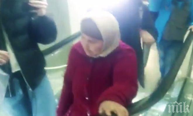 ДРАМА! Майката на терориста Джалилов пристигна в Санкт Петербург (ВИДЕО)