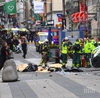 Полицията все още издирва шофьора на камиона, атакувал в Стокхолм