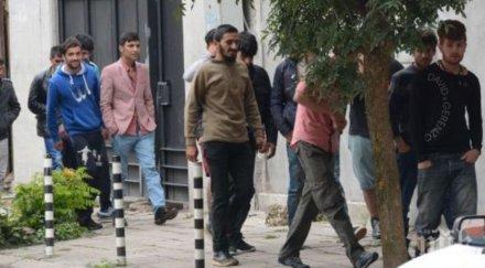 бежанците почнаха бягат българия