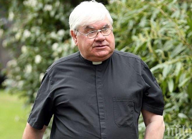 Палавият отец Джон сви 50 000 лири църковни пари и ги пръсна по жени 