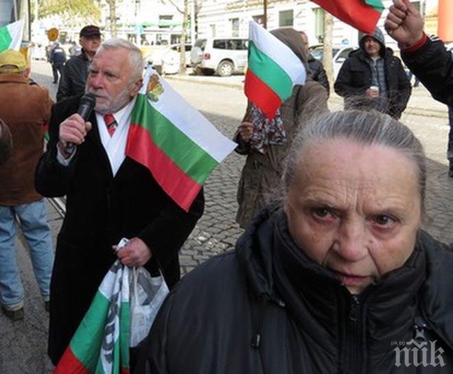 Култовият протестър Йоло Денев: Революцията започна! Иван Иванов ще гори на кладата като Жана д’Арк!