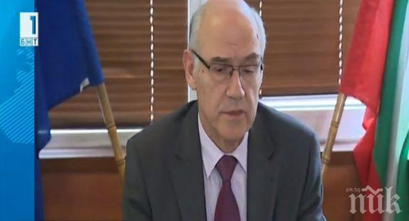 Иван Иванов пак дефилира по телевизията, обяснява за увеличението на енергията