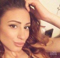 В НОВО АМПЛОА! Грация рекламира наргилета по бански (СНИМКА)