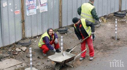 масово строители работят без трудови договори софия