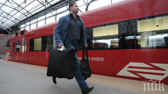 Служебното правителство вдига парите за командировки в чужбина…