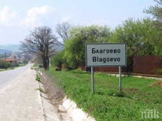 Пиян румънец обърна ТИР със семки в центъра на село Благоево (СНИМКА)