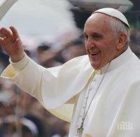 Папа Франциск отслужи великденска литургия