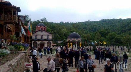 откъде дойдат чужди туристи великден нас