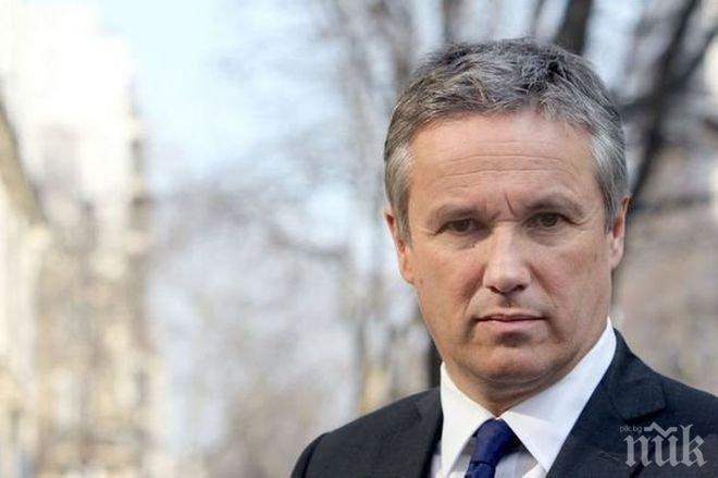 Кандитат-президентът на Франция Никола Дюпон-Енян иска терористите да бъдат пращани на Антарктида