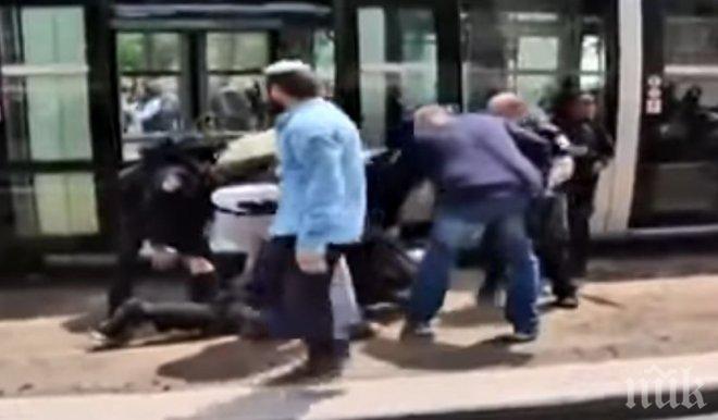 Арестуваха нападателя на студентката в трамвай в Ерусалим (ВИДЕО)