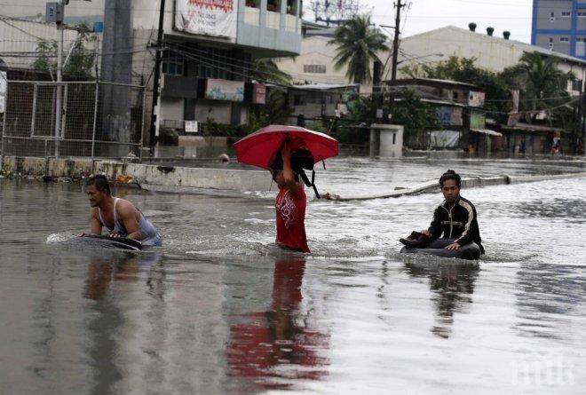 Осем души, включително четири деца, загинаха при наводнения във Филипините

