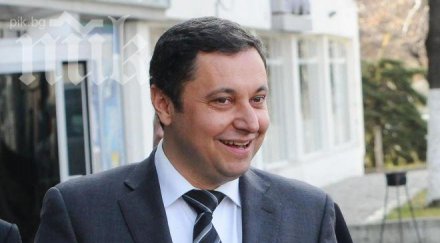 яне ликува партията кунева разпада