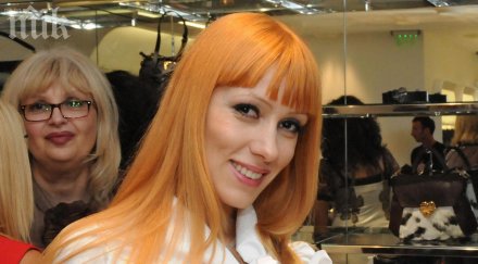 звезда стъклен дом състари години