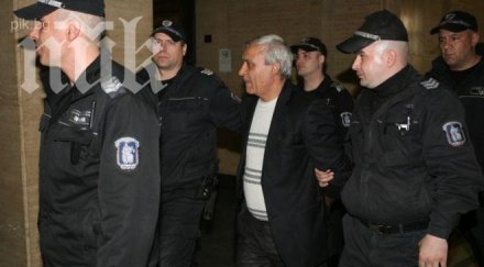 пик пуснаха ицо папата ходи дома