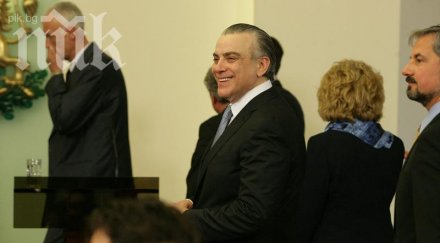 министърът културата гледа телевизията намирал грешки