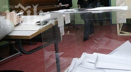 630 столетници гласуват нов парламент