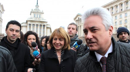 новите областни управители пак герб