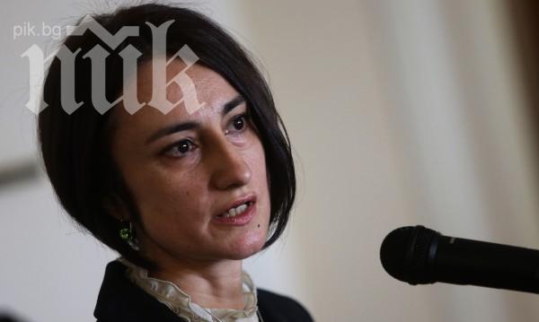 Вицепремиерът Костадинова се сети за правата на българските работници в ЕС 