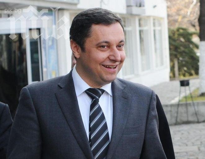 Яне ликува: Партията на Кунева се разпада