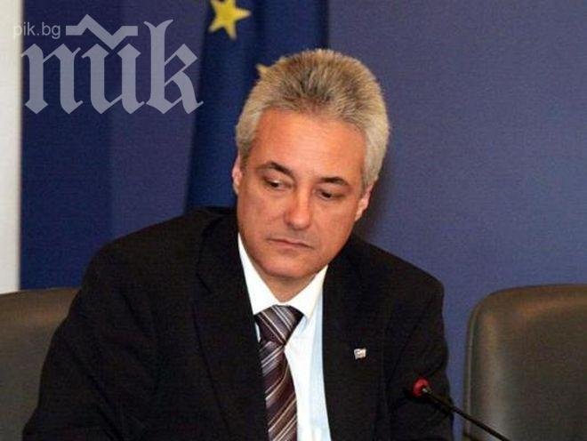 Райков реже по равно от парите на всеки министър